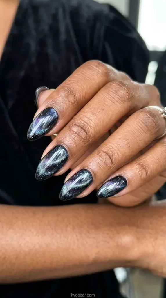 Black Cat-Eye Magnetic