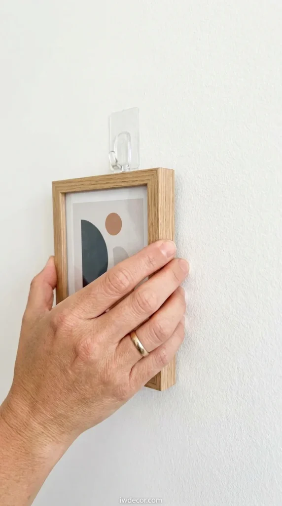 Command Hooks for Damage-Free Decorating
