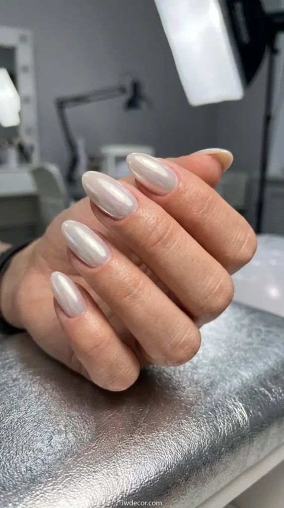 Pearly Chrome Almonds