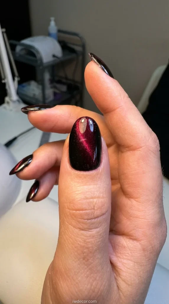 Vertical Cat Eye
